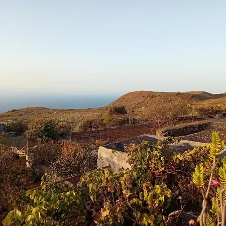 Home2book Quiet Rural House & Bbq, El Pinar Semesterbostad *